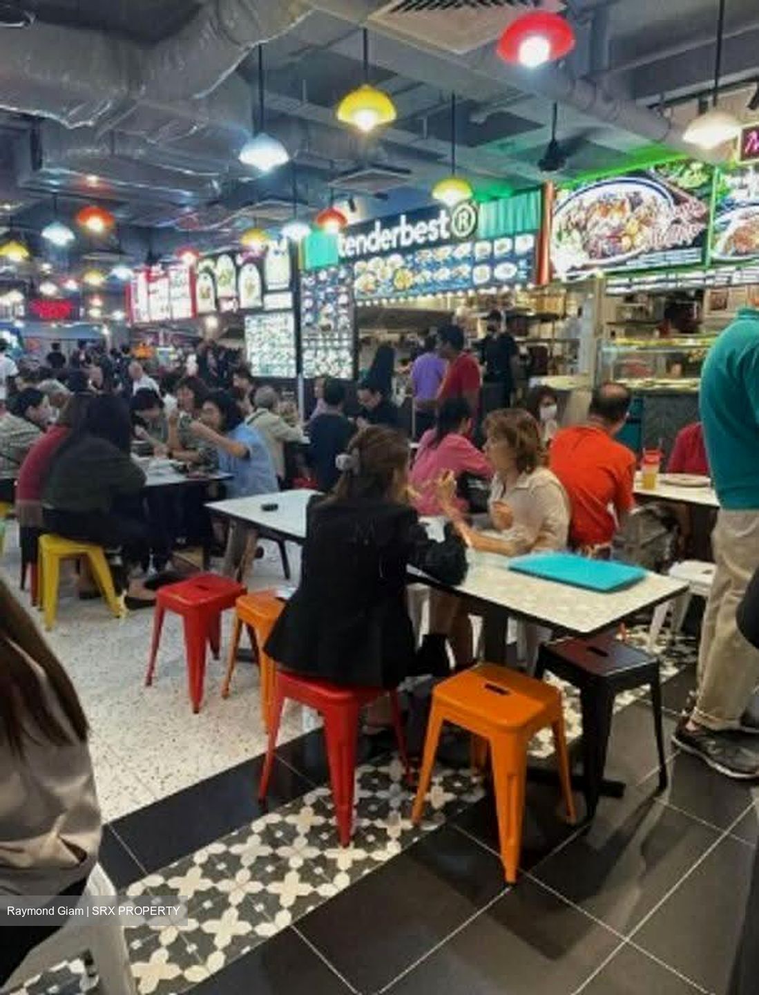 Lucky Plaza (D9), Retail #610992521